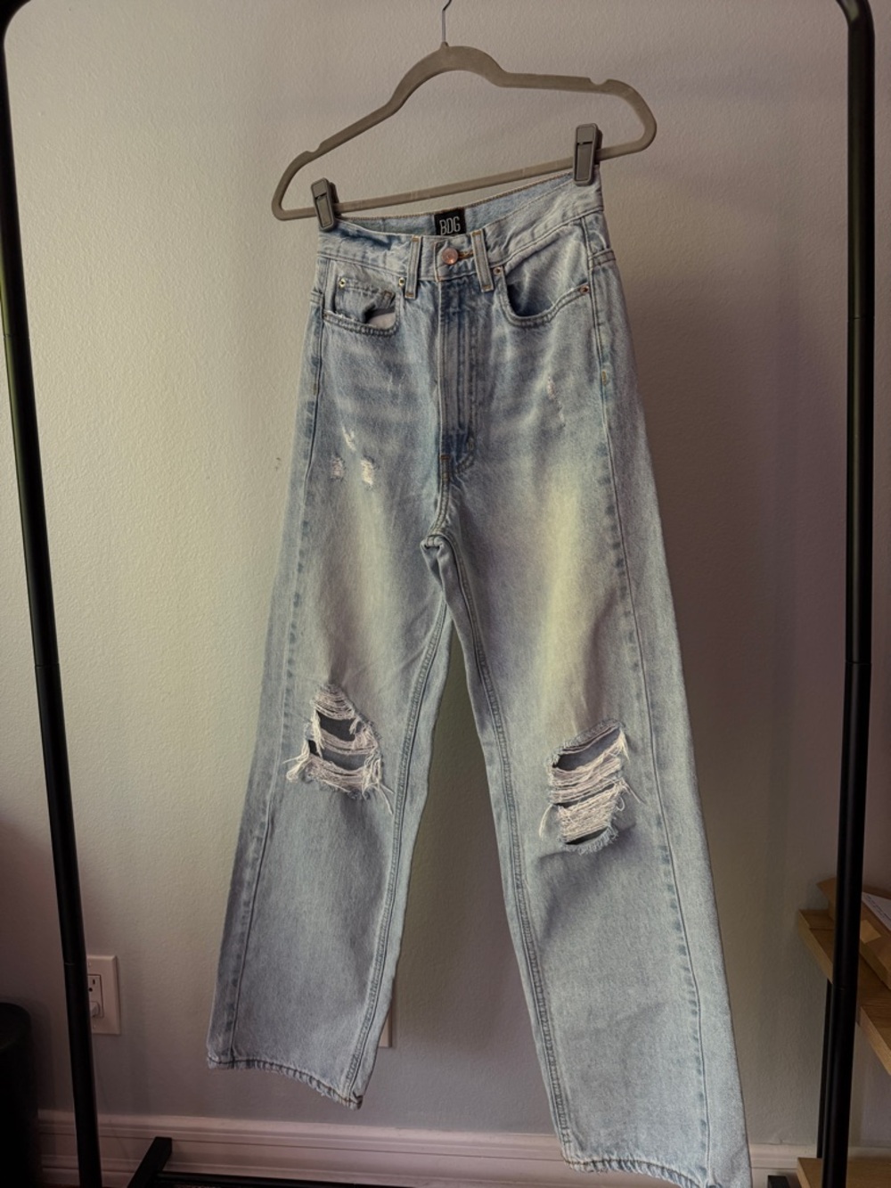 BDG High Rise Loose Baggy Light Wash Distressed Jeans